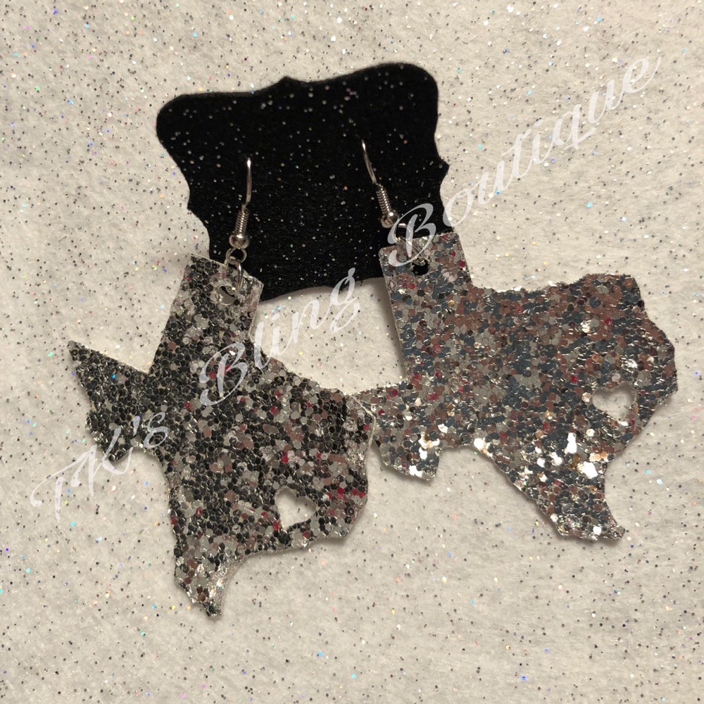 Glamorous earrings